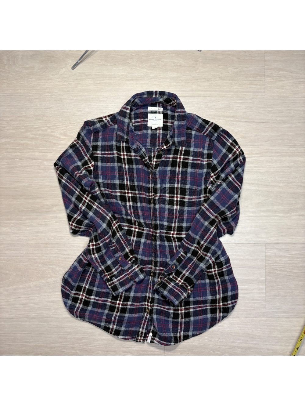 Grunge indie American Eagle blue red plaid boyfriend fit soft flannel shirt